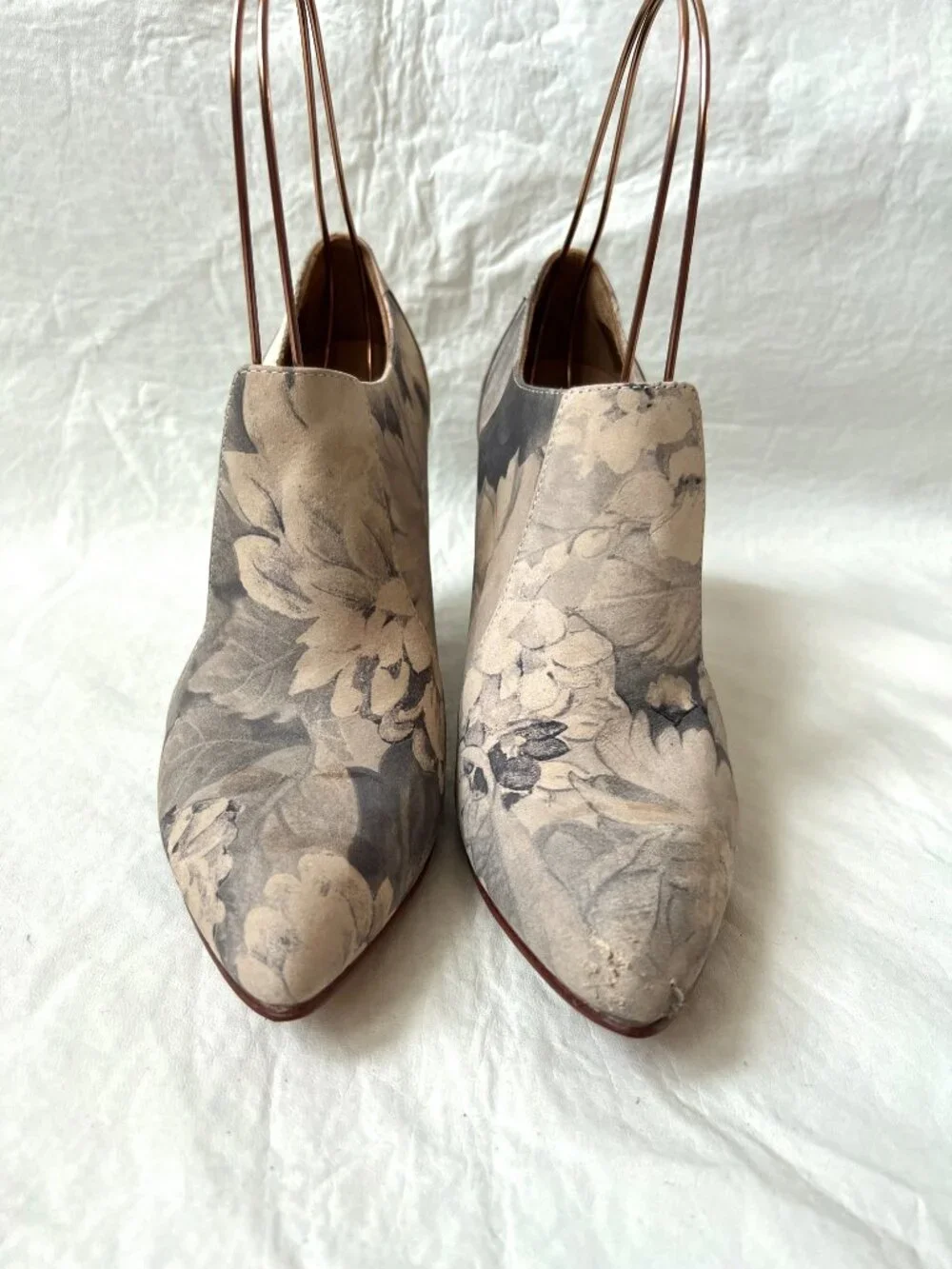 John Fluevog high heels womens 8.5 Kendra pointed toe beige leather floral print